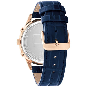 Photo of the rose gold stainless steel buckle on the blue leather strap of Tommy Hilfiger 1710503