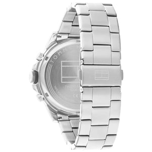Photo of the silver deployment clasp on the metal strap of Tommy Hilfiger 1792029