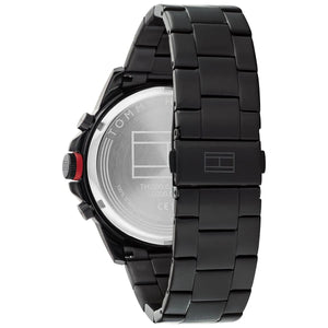 Photo of the black deployment clasp on the metal strap of Tommy Hilfiger 1792030