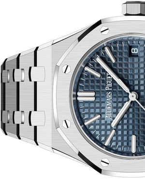 Audemars Piguet Royal Oak women's automatic watch, blue dial, silver stainless steel bracelet – side close-up
