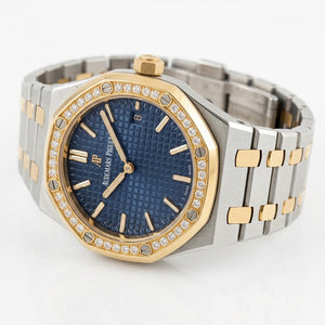 Audemars Piguet Royal Oak women's quartz watch, 33mm case, blue dial, diamond bezel, two-tone gold steel strap – view 5