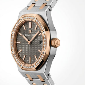 Audemars Piguet Royal Oak women's quartz watch, 33mm case, grey dial, diamond bezel, two-tone rose gold steel strap – view 3