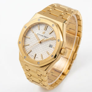 Audemars Piguet Royal Oak women's quartz watch, 33mm case, silver dial, yellow gold strap – view 5