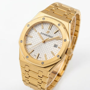 Audemars Piguet Royal Oak women's quartz watch, 33mm case, silver dial, yellow gold strap – view 6