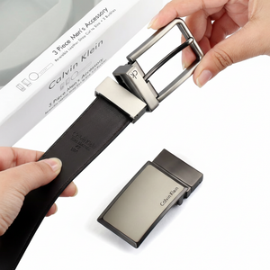 Demonstration of the easy interchangeable buckle mechanism on the Calvin Klein reversible men's leather belt
