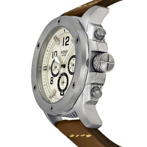 Detail photo of the unique knurled crown and chronograph buttons on the Fossil FS4929