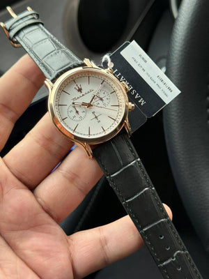 Left side angled perspective showing the depth of the white dial markers of Maserati R8871618016