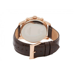 Clasp detail of the brown leather strap on Guess w0380g4 watch