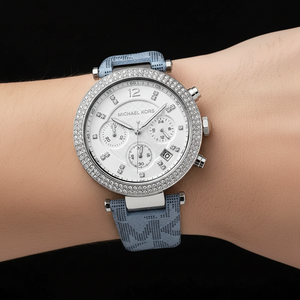 تفاصيل مينا ساعة Michael Kors MK6936 البيضاء وخامة الجلد الطبيعي الفاخر