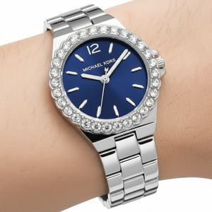 تفاصيل مينا ساعة Michael Kors MK7397 الكحلي العميق وفصوص الكريستال الكبيرة