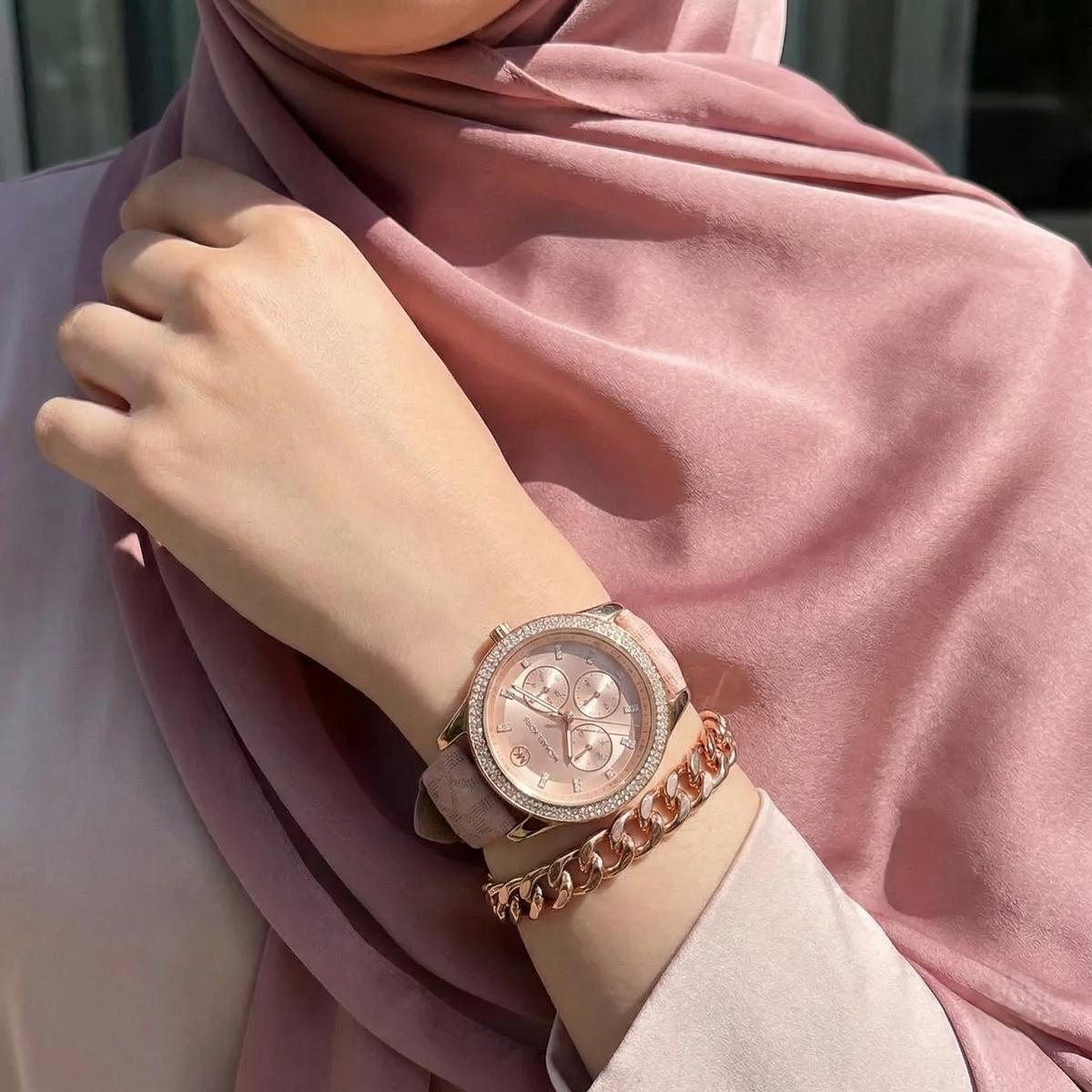 Michael Kors MK2955 Watch detail view 3 – Rose Gold & Gold