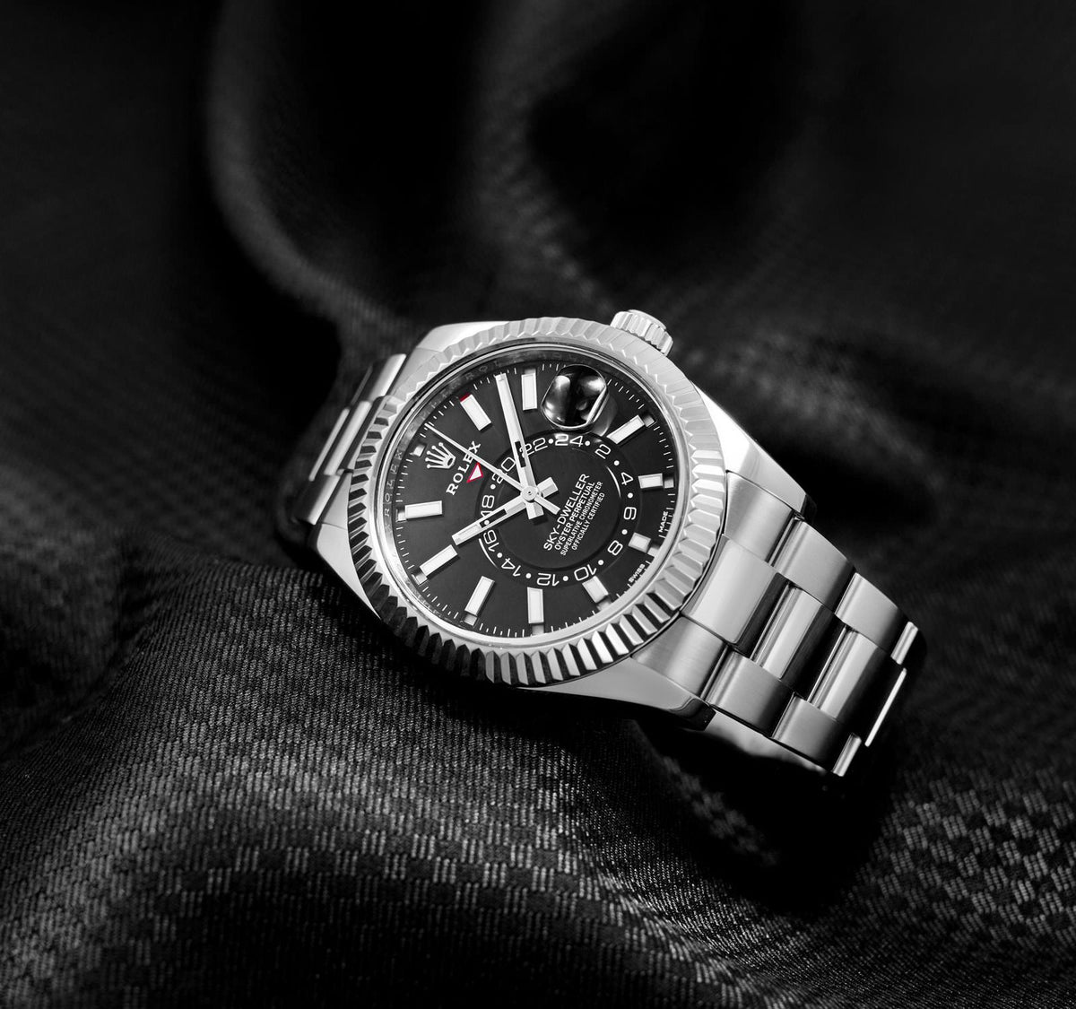 Rolex Sky-Dweller men's mirror watch, black dial – view 2