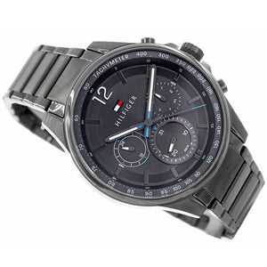 Side profile view of the slim 10mm gunmetal case of the Tommy Hilfiger 1791975