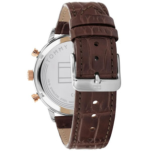 Rose gold tone buckle on the genuine black leather strap of the Tommy Hilfiger 1791798