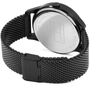 Profile view of Tommy Hilfiger Cooper showing ultra thin case and mesh bracelet