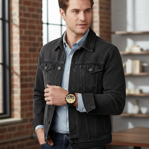 Man wearing prestigious Tommy Hilfiger Legend 1710568 watch with black mesh bracelet