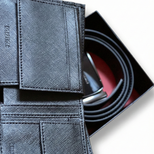 tommy-hilfiger-wallet-interior-card-slots-detail.jpg