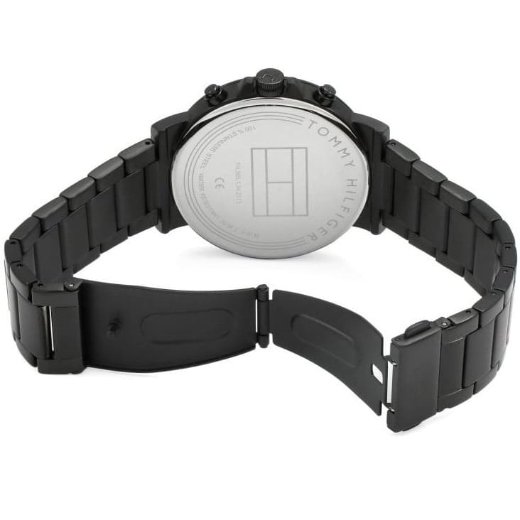 Black-tone deployment clasp on Tommy Hilfiger Daniel 1710383 men's quartz battery metal bracelet watch