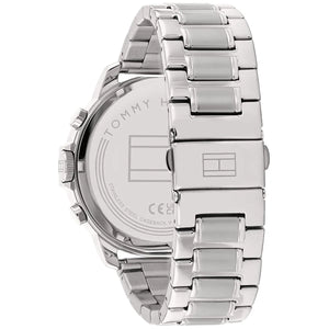 Photo of the silver deployment clasp on the metal strap of Tommy Hilfiger 1710492