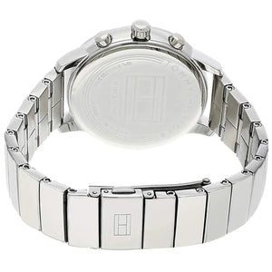 Photo of the silver-tone stainless steel deployment buckle on the Tommy Hilfiger 1781904