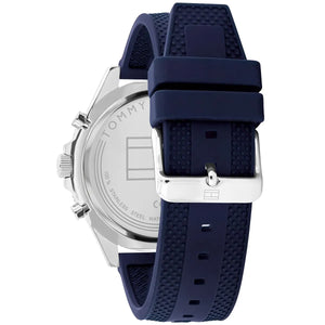 Photo of the silver stainless steel buckle on the blue rubber strap of Tommy Hilfiger 1791920
