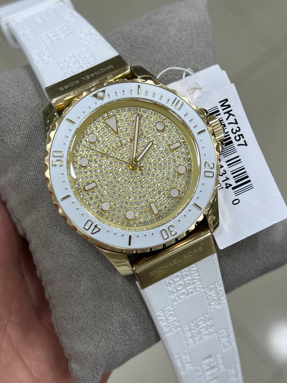 michael-kors-everest-mk7357-pavé-crystal-zoom