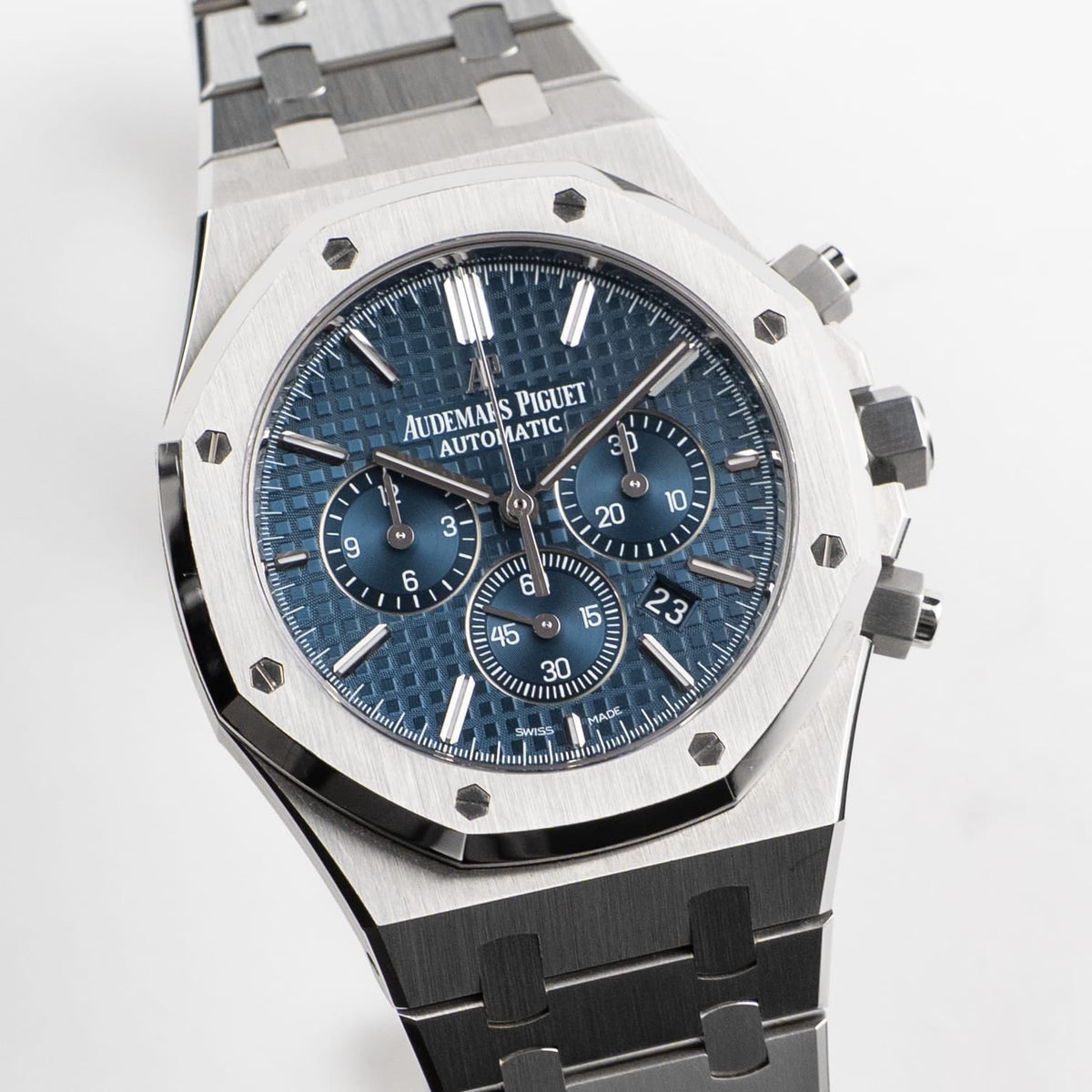 Audemars Piguet Royal Oak 26320ST.OO.1220ST.03 men's chronograph watch, blue dial, silver stainless steel bracelet – angle view