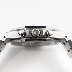 Audemars Piguet Royal Oak 26320ST.OO.1220ST.03 men's chronograph watch, blue dial, silver stainless steel bracelet – side profile close-up