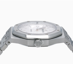Audemars Piguet Royal Oak men's automatic watch, 41mm case, silver dial, silver stainless steel bracelet – side profile view with crown