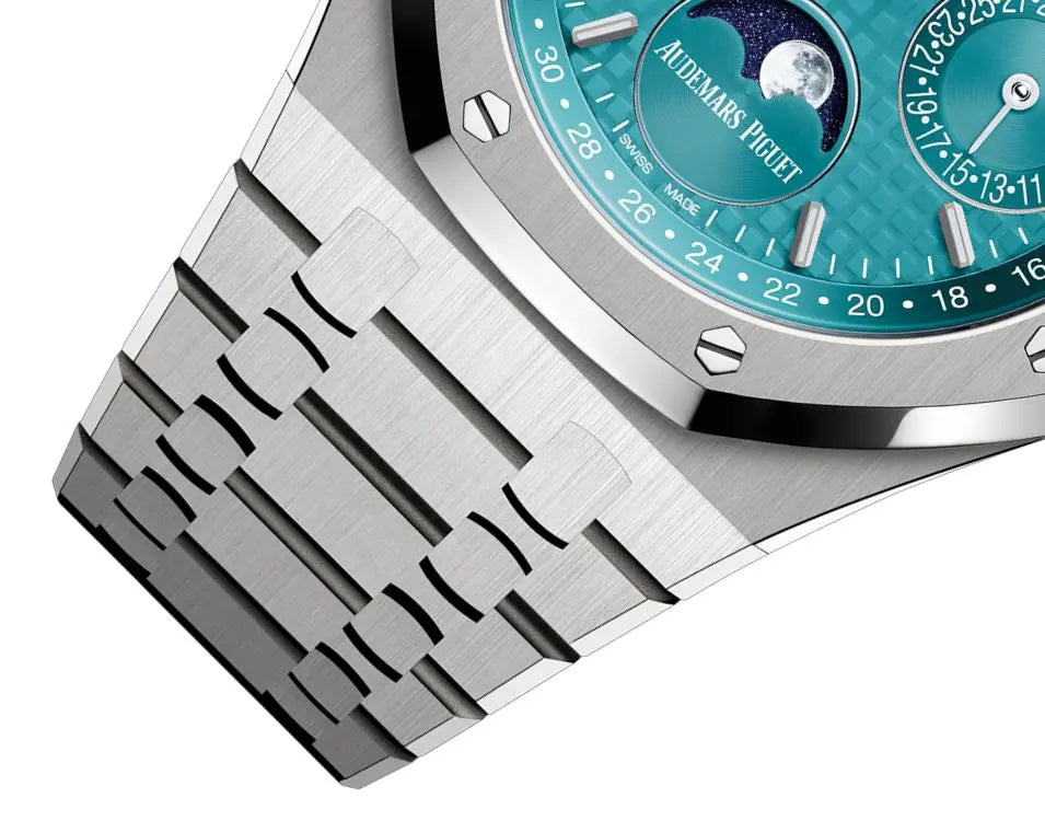 Audemars Piguet Royal Oak men's perpetual calendar watch, turquoise dial, silver stainless steel bracelet – bracelet close-up