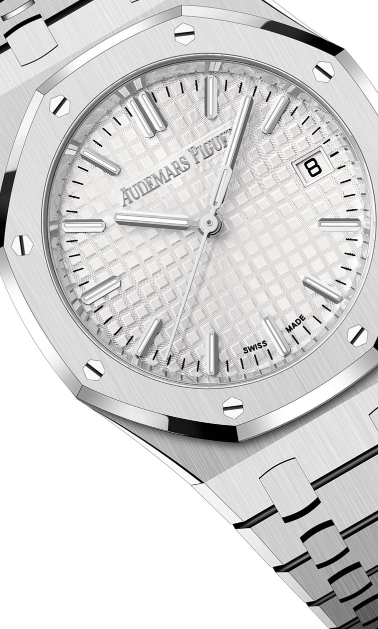 Audemars Piguet Royal Oak women's automatic watch, silver dial, silver stainless steel bracelet – dial close-up