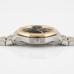 Audemars Piguet Royal Oak women's quartz watch, 33mm case, black dial, diamond bezel, two-tone gold steel strap – view 3