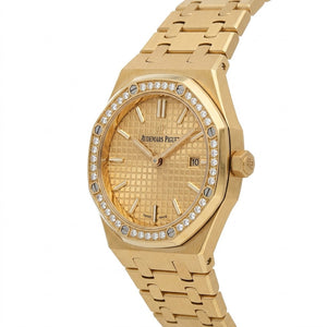 Audemars Piguet Royal Oak women's quartz watch, 33mm case, gold dial, diamond bezel, yellow gold strap – view 4