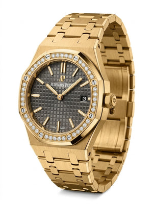 Audemars Piguet Royal Oak women's quartz watch, 33mm case, grey dial, diamond bezel, yellow gold strap – view 2