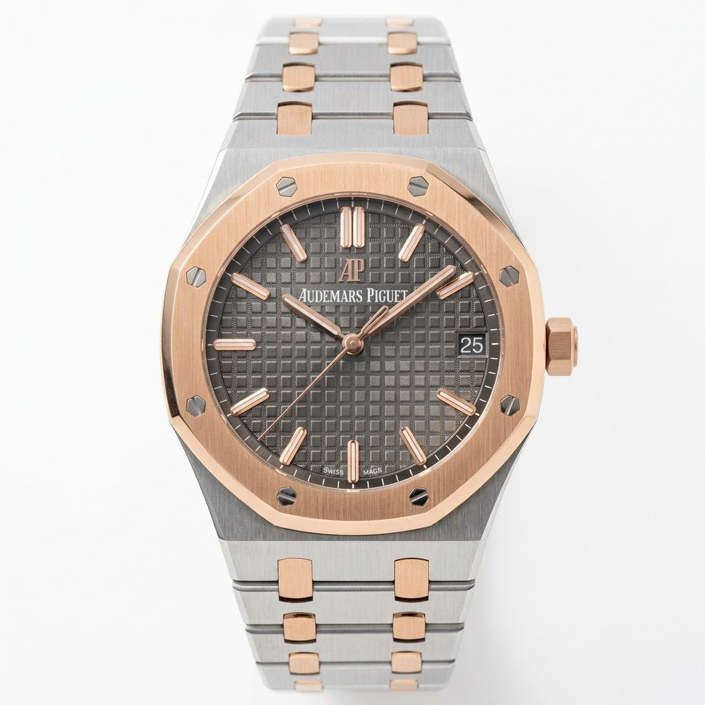 Audemars Piguet Royal Oak women's quartz watch, 33mm case, grey dial, two-tone rose gold steel strap – view 2