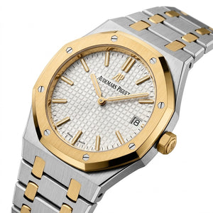 Audemars Piguet Royal Oak women's quartz watch, 33mm case, silver dial, diamond bezel, two-tone gold steel strap – view 4