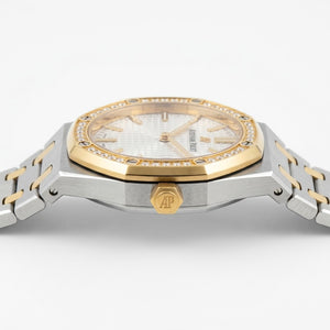 Audemars Piguet Royal Oak women's quartz watch, 33mm case, silver dial, diamond bezel, two-tone gold steel strap – view 5