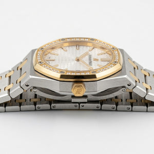 Audemars Piguet Royal Oak women's quartz watch, 33mm case, silver dial, diamond bezel, two-tone gold steel strap – view 6