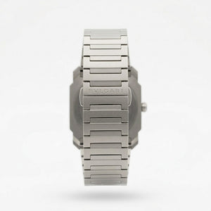 Bvlgari Octo Finissimo 40mm men's watch, matte sandblasted silver stainless steel case and bracelet – detail view 2