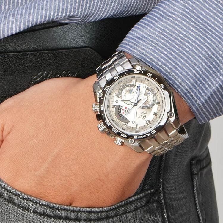 Casio Edifice EF-550D-7AV men's chronograph watch, white dial, silver-tone stainless steel bracelet – detail view 4