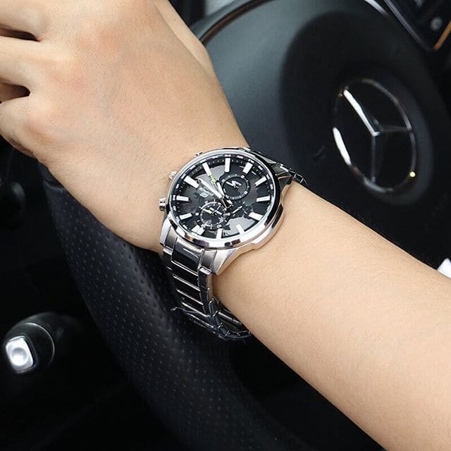 Casio Edifice EFR-303D-1AV men's world time watch, black dial, silver-tone stainless steel bracelet – detail view 3