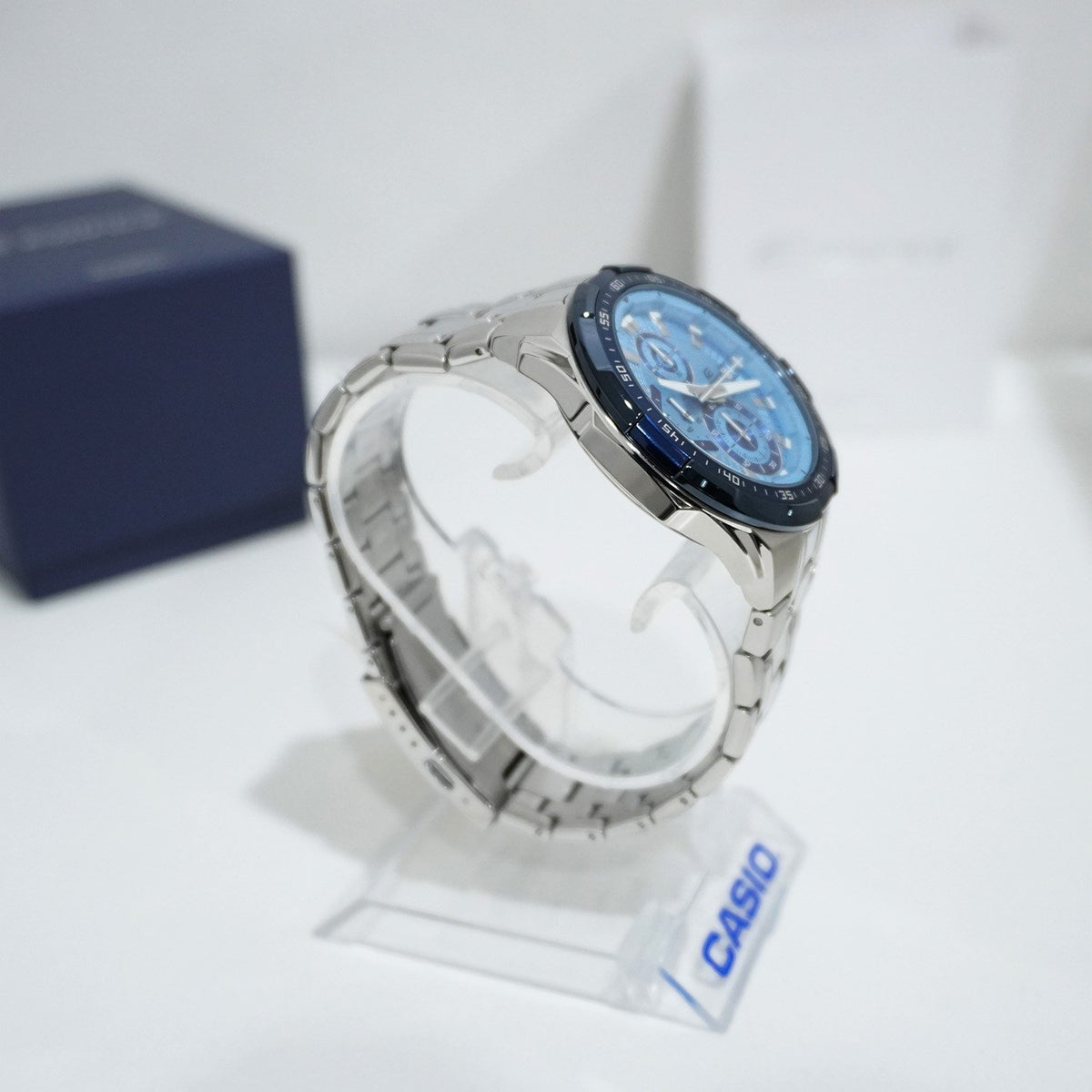 Casio Edifice EFR-539DE-2A men's chronograph watch, blue dial, silver-tone stainless steel bracelet – detail view 2