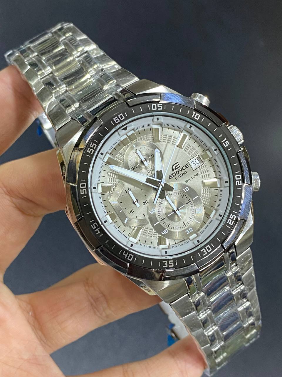 Casio Edifice EFR-539DE-8A men's chronograph watch, grey dial, silver-tone stainless steel bracelet – detail view 2