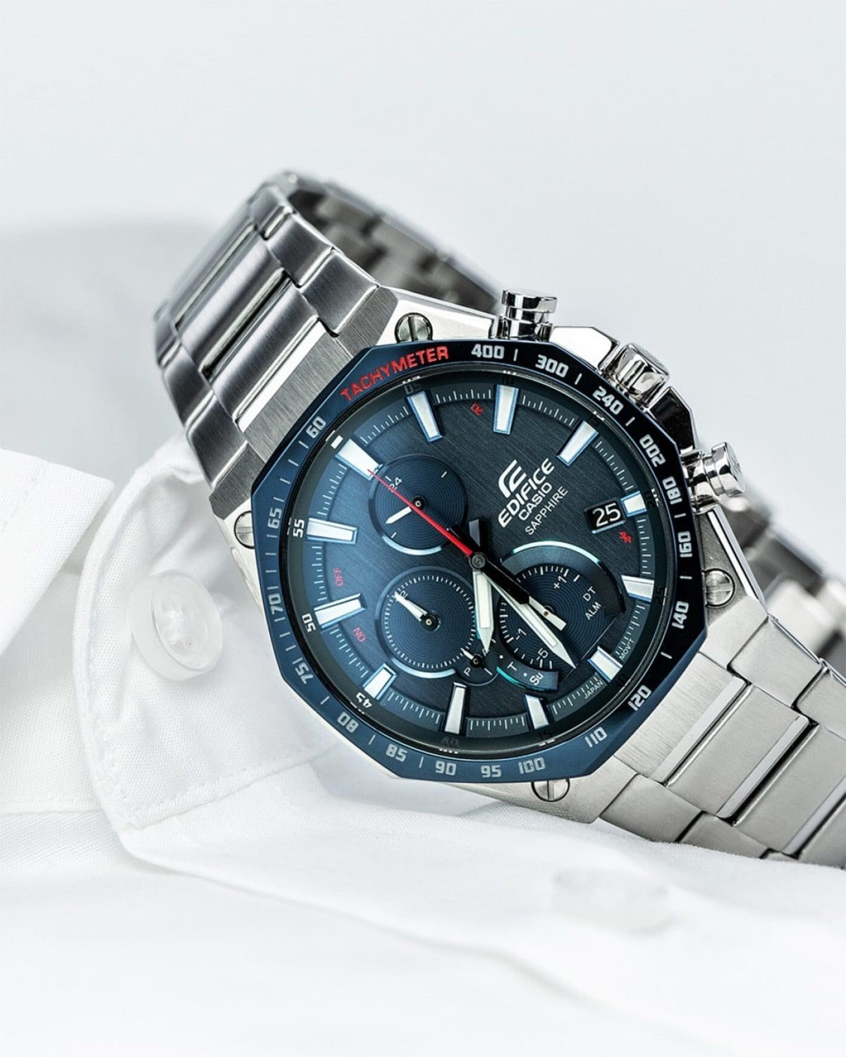 Casio Edifice EQB-1100XDB-2A men's chronograph watch, blue dial, silver-tone stainless steel bracelet – detail view 3