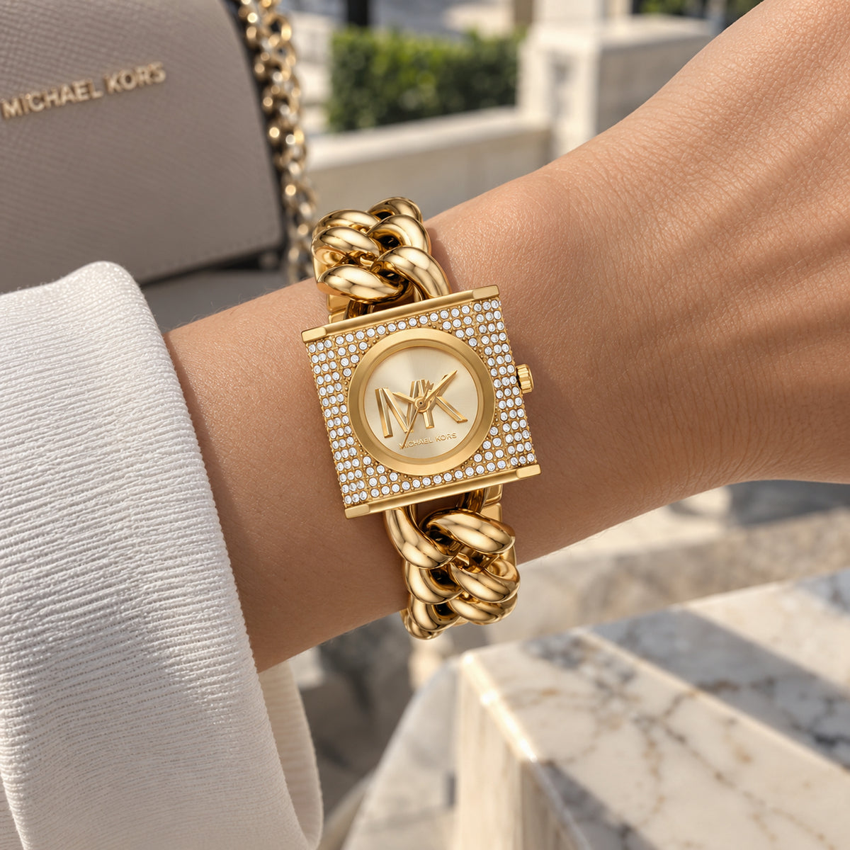 Michael Kors MK Chain Lock MK4711 women's watch - gold pave dial gold steel curb-link strap