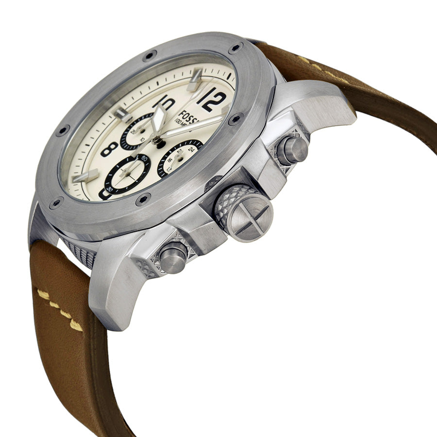 Detail photo of the unique knurled crown and chronograph buttons on the Fossil FS4929