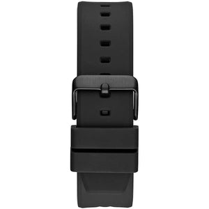 Black stainless steel buckle clasp with Guess logo on the rubber strap of the GW0579G1