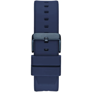 Blue stainless steel buckle clasp with Guess logo on the silicone strap of the GW0579G3