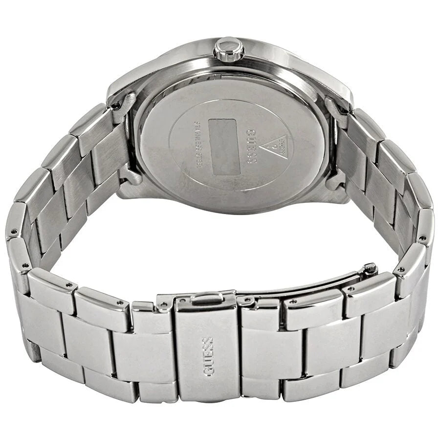 Silver stainless steel deployment clasp with Guess logo on the bracelet of the W1201L1
