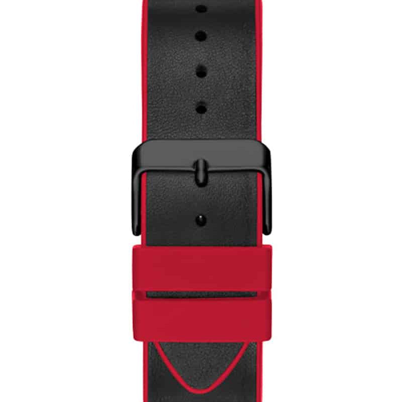 Black pin buckle on the rubber strap of the Guess GW0202G7
